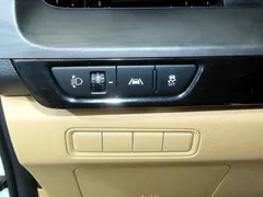 2023 Kia Carnival Diesel 11-Seater Prestige — фото 18
