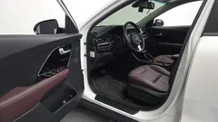 2022 Kia Niro 1.6 HEV, белый — фото 10