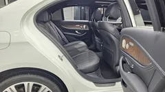 2023 Mercedes-Benz E-Class E300e 4MATIC Exclusive — фото 12