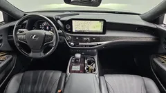2023 Lexus LS 3.5 Luxury AWD, серый — фото 7