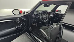 2023 Mini Cooper JCW Pat Moss Edition, чёрный — фото 10