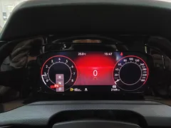 2023 Volkswagen Golf 2.0 GTI, красный — фото 8