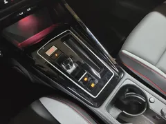 2023 Volkswagen Golf 2.0 GTI, красный — фото 18