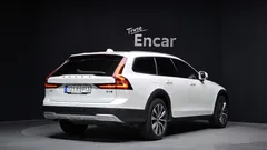 2021 Volvo V90 B5 Pro AWD, белый — фото 2