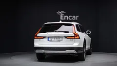2021 Volvo V90 B5 Pro AWD, белый — фото 4