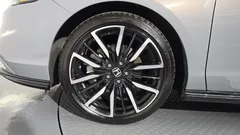 2023 Honda Accord 2.0 Hybrid Touring, серо-серебристый — фото 5