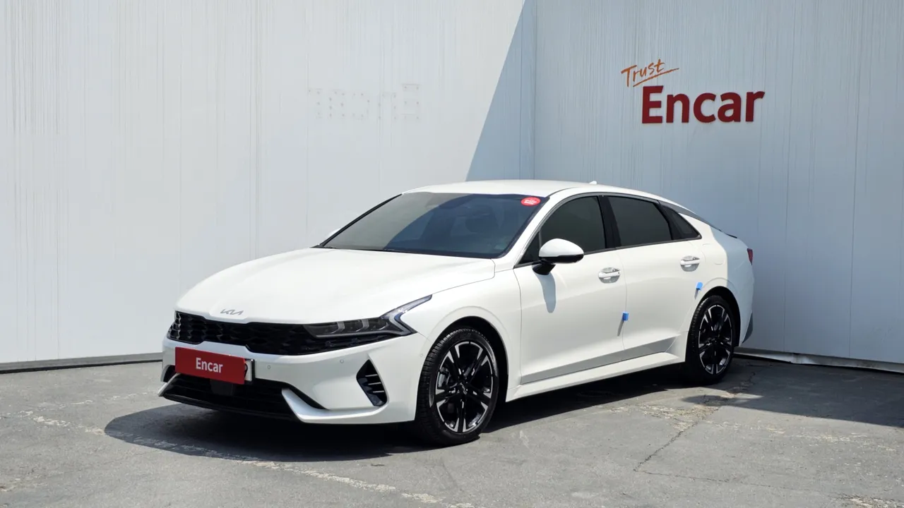 2023 Kia K5 Signature