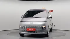 2024 Hyundai Staria Cargo 5-Seater, серо-серебристый — фото 3