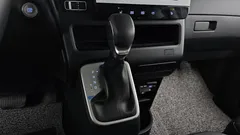 2024 Hyundai Staria Cargo 5-Seater, серо-серебристый — фото 9