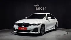 2022 BMW 3-Series 320i M Sport, белый — фото 1