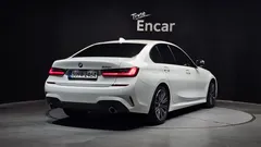 2022 BMW 3-Series 320i M Sport, белый — фото 2