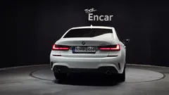 2022 BMW 3-Series 320i M Sport, белый — фото 4