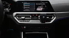 2022 BMW 3-Series 320i M Sport, белый — фото 14