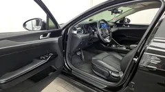2022 Kia K5 Trendy, чёрный — фото 10