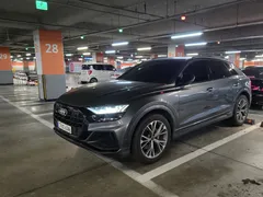 2022 Audi Q8 55 TFSI Quattro Premium — фото 2