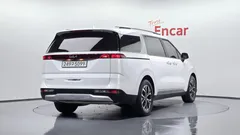 2023 Kia Carnival Diesel 9-Seater Prestige — фото 2