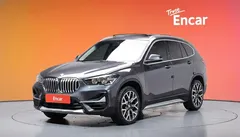 2022 BMW X1 xDrive 20i xLine, серый — фото 1