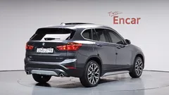 2022 BMW X1 xDrive 20i xLine, серый — фото 2