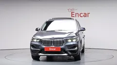 2022 BMW X1 xDrive 20i xLine, серый — фото 3