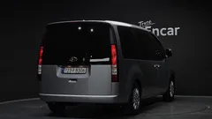 2022 Hyundai Staria 4WD Tourer 11-Seater — фото 2