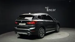 2022 BMW X1 xDrive 20i xLine — фото 2