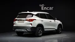 2023 Kia Seltos Gasoline 1.6 Turbo 2WD, белый — фото 2