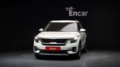2023 Kia Seltos Gasoline 1.6 Turbo 2WD, белый — фото 3