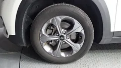 2023 Kia Seltos Gasoline 1.6 Turbo 2WD, белый — фото 5
