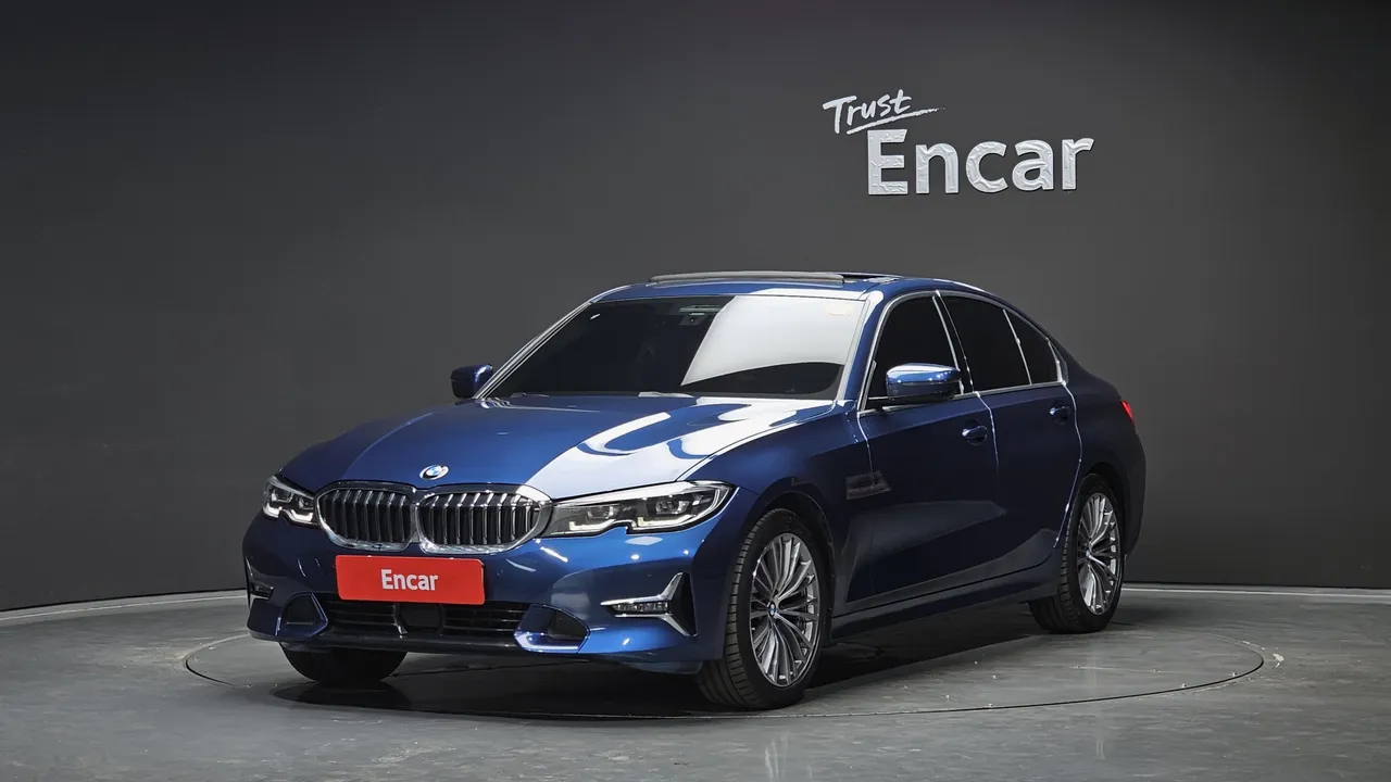 2022 BMW 3-Series 320i Luxury