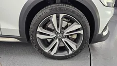 2021 Volvo V60 B5 Pro AWD, белый — фото 5