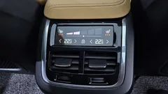 2021 Volvo V60 B5 Pro AWD, белый — фото 18