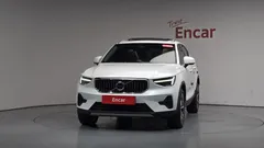 2023 Volvo XC40 B4 Ultimate Bright — фото 3