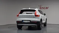 2023 Volvo XC40 B4 Ultimate Bright — фото 4