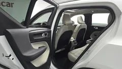 2023 Volvo XC40 B4 Ultimate Bright — фото 11