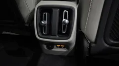 2023 Volvo XC40 B4 Ultimate Bright — фото 19