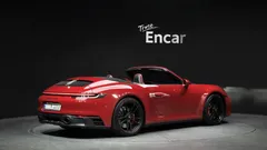 2022 Porsche 911 Carrera 4 GTS Cabriolet, красный — фото 2