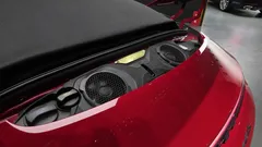 2022 Porsche 911 Carrera 4 GTS Cabriolet, красный — фото 20