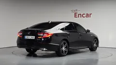 2021 Honda Accord 2.0 Hybrid Touring, чёрный — фото 2