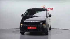 2022 Hyundai Staria 4WD Tourer 9-Seater — фото 3