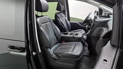 2022 Hyundai Staria 4WD Tourer 9-Seater — фото 12