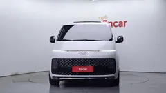 2022 Hyundai Staria Lounge 9-Seater — фото 3