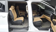 2022 Kia Carnival Diesel 9-Seater Prestige — фото 11