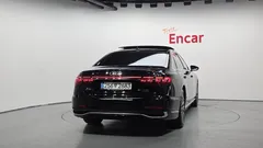 2023 Audi A8 55 TFSI Quattro Premium LWB, чёрный — фото 4
