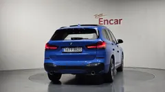 2021 BMW X1 xDrive 20i M Sport, синий — фото 4