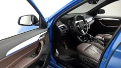 2021 BMW X1 xDrive 20i M Sport, синий — фото 10
