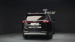 2023 Kia Carnival Diesel 11-Seater Prestige — фото 4