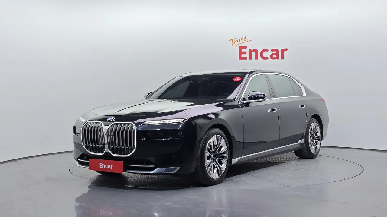 2023 BMW 7-Series 740i sDrive Design Pure Excellence
