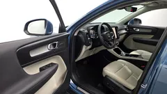 2023 Volvo XC40 B4 Ultimate Bright — фото 10