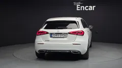 2023 Mercedes-Benz A-Class A220 Hatchback, белый — фото 4