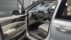 2023 Kia Canival 7-Seater Signature, белый — фото 10